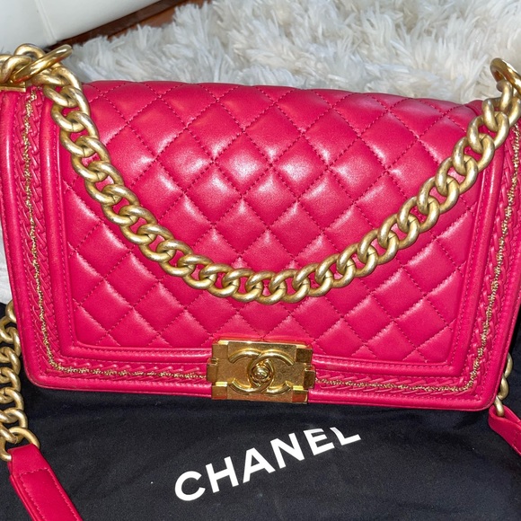 Chanel Le boy medium raspberry Calfskin gold hardware - Picture 1 of 7